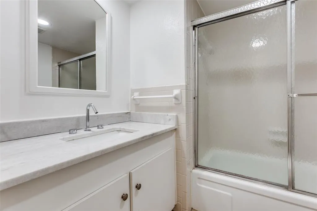 5881 Preston View Boulevard, #215
