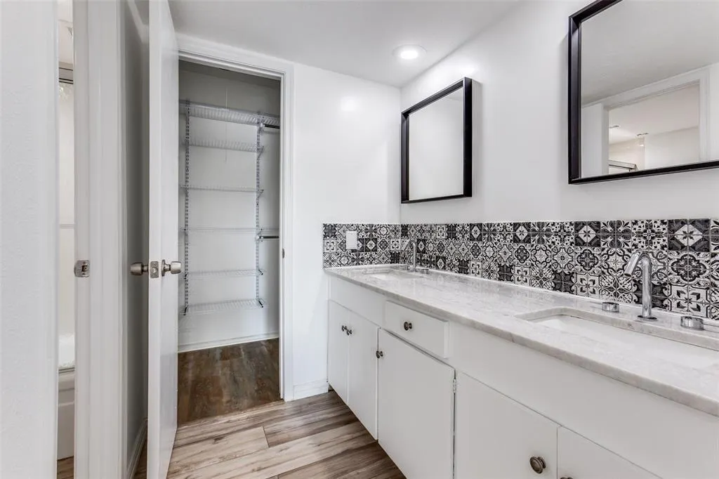 5881 Preston View Boulevard, #215
