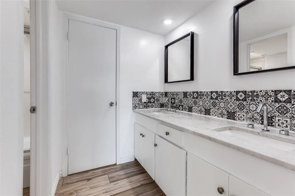 5881 Preston View Boulevard, #215