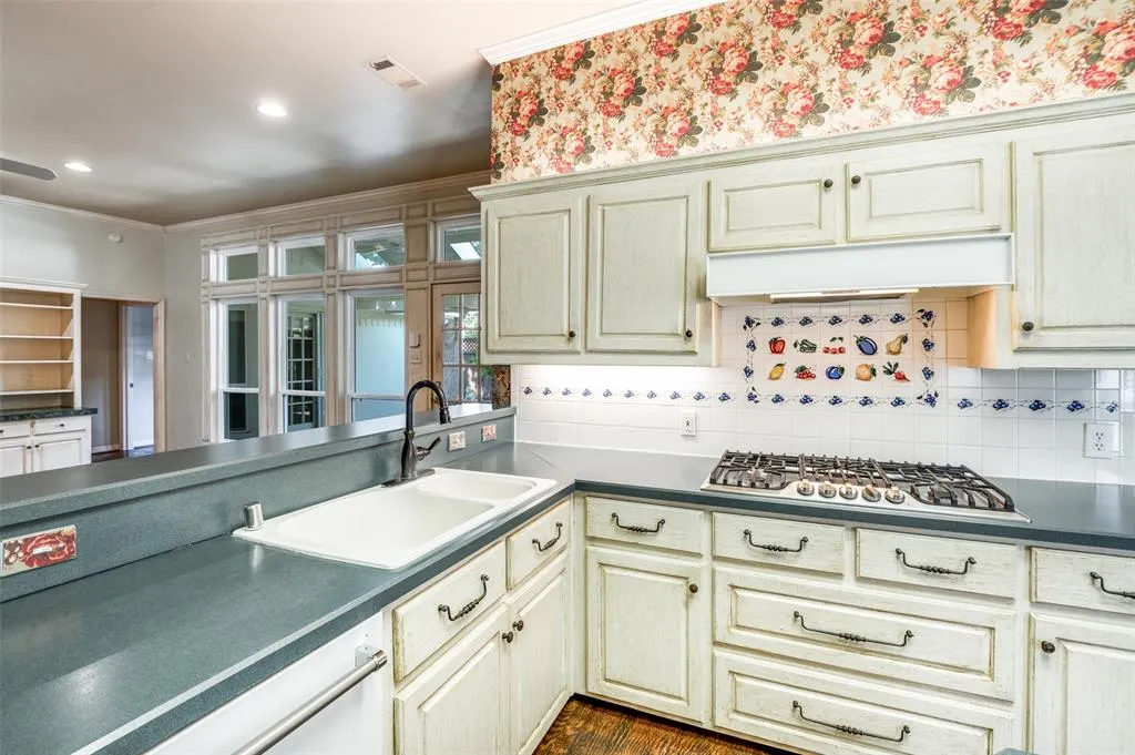 4437 Jenning Drive