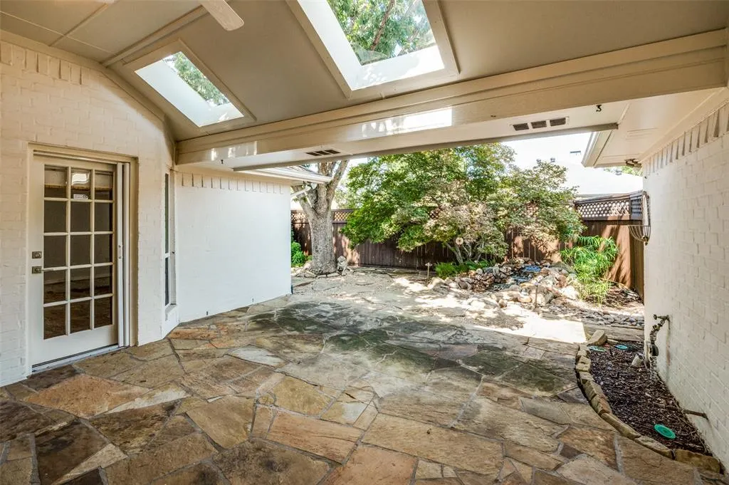 4437 Jenning Drive