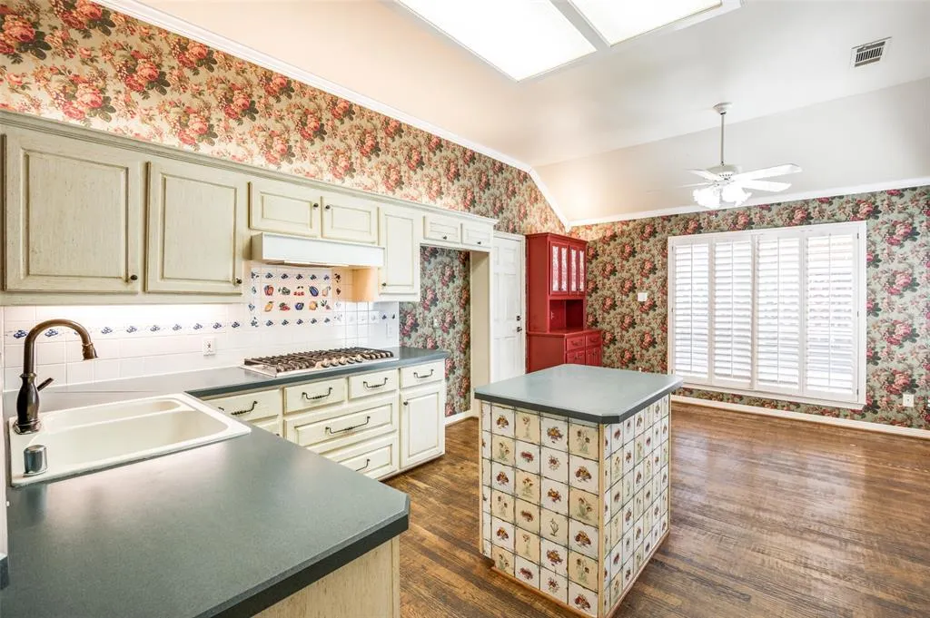 4437 Jenning Drive