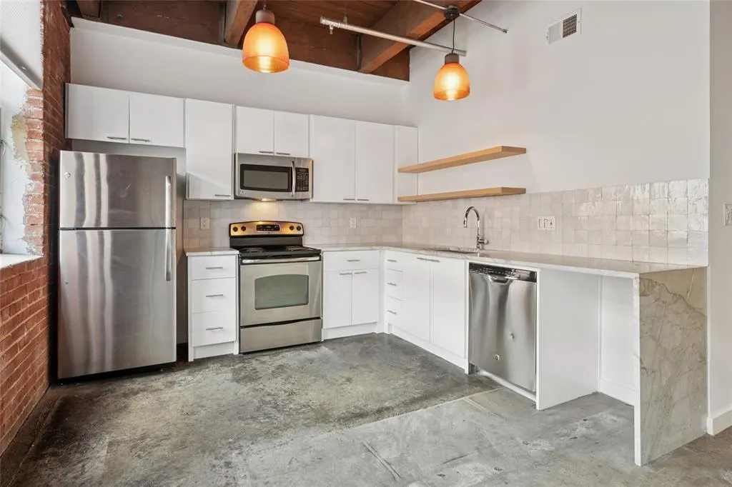 509 Elm Street, #503