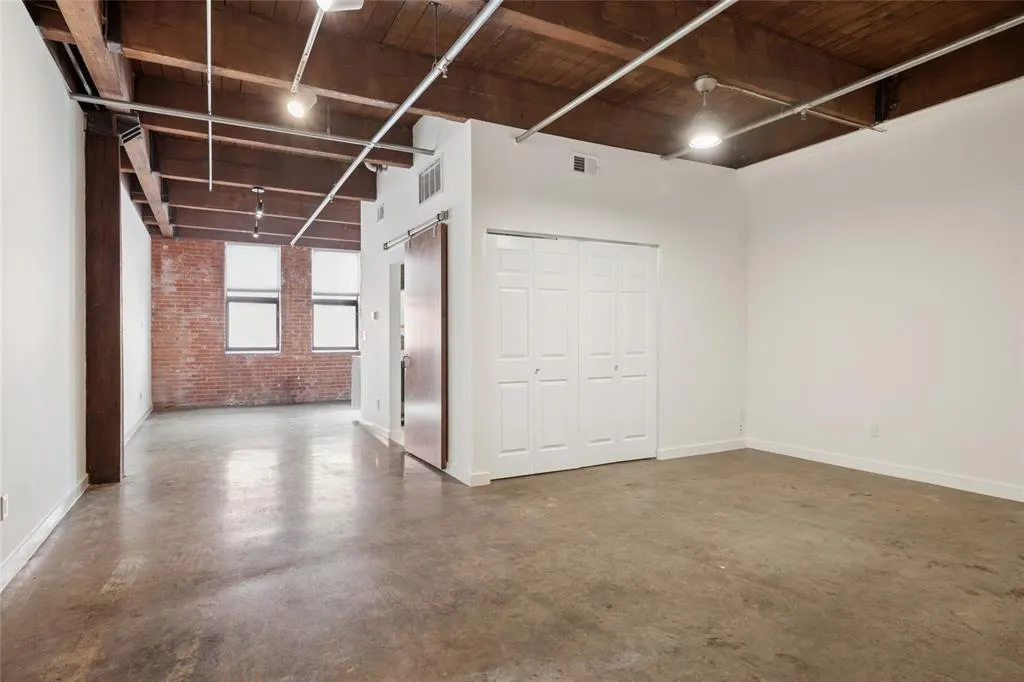 509 Elm Street, #503