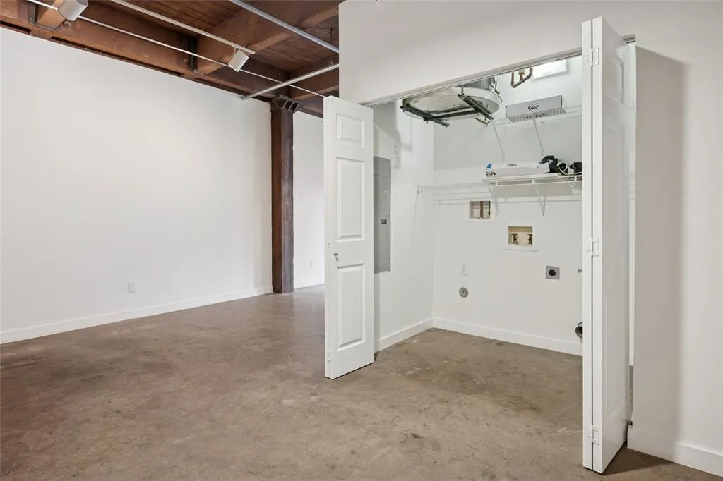 509 Elm Street, #503