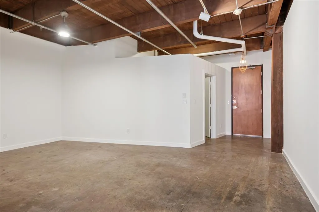 509 Elm Street, #503
