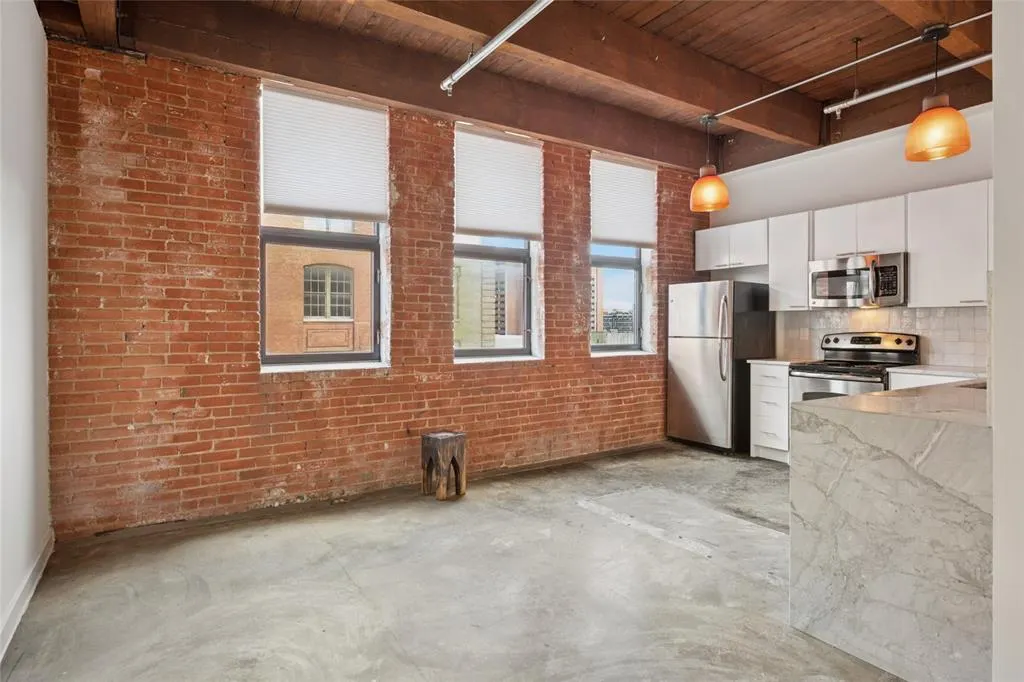 509 Elm Street, #503