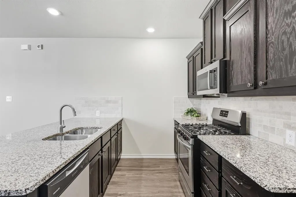 2200 Barx Drive