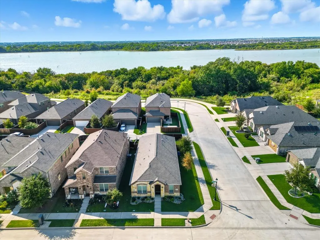 2200 Barx Drive