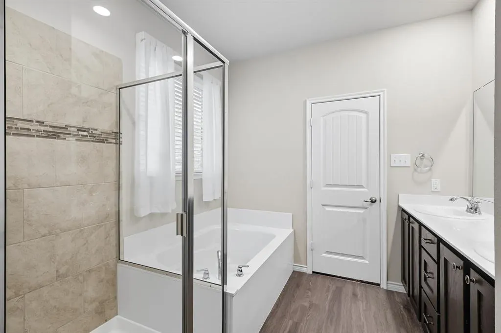 2200 Barx Drive