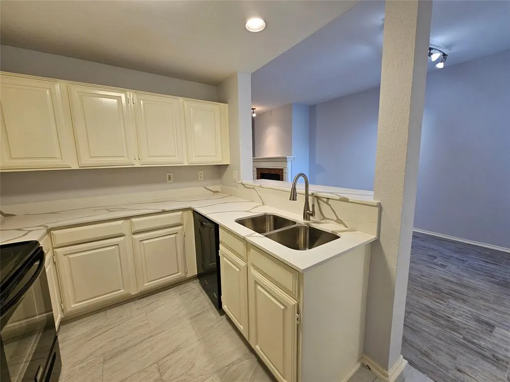 12660 Hillcrest Road, #8106