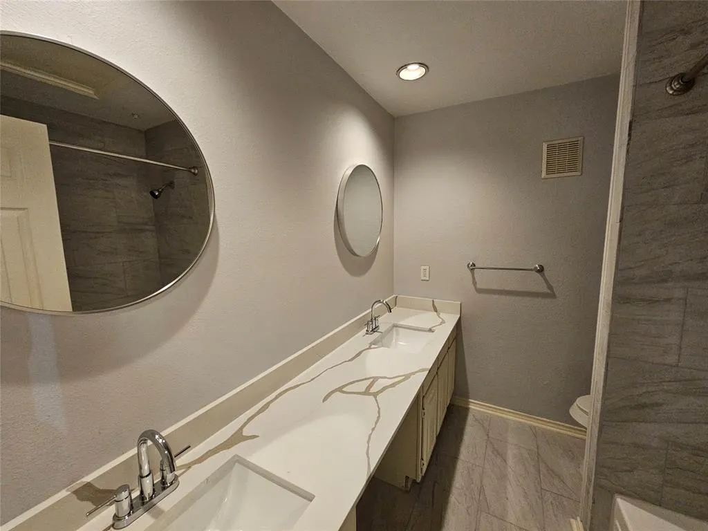 12660 Hillcrest Road, #8106