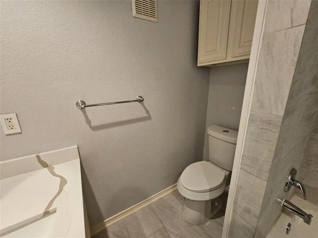 12660 Hillcrest Road, #8106