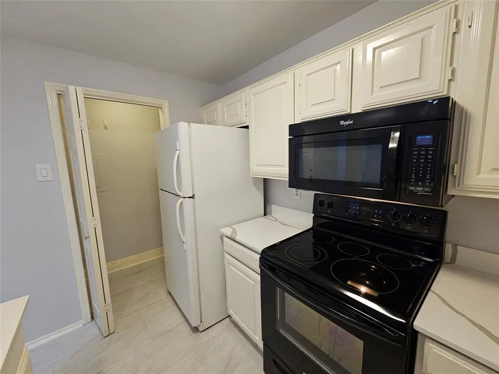 12660 Hillcrest Road, #8106