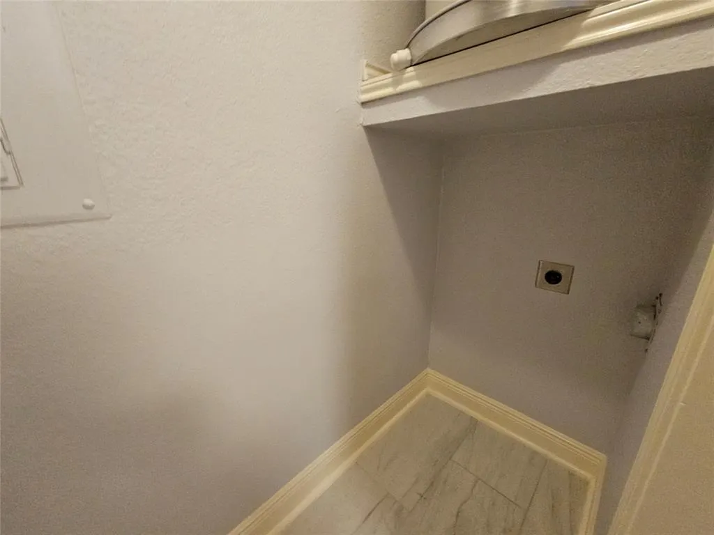 12660 Hillcrest Road, #8106