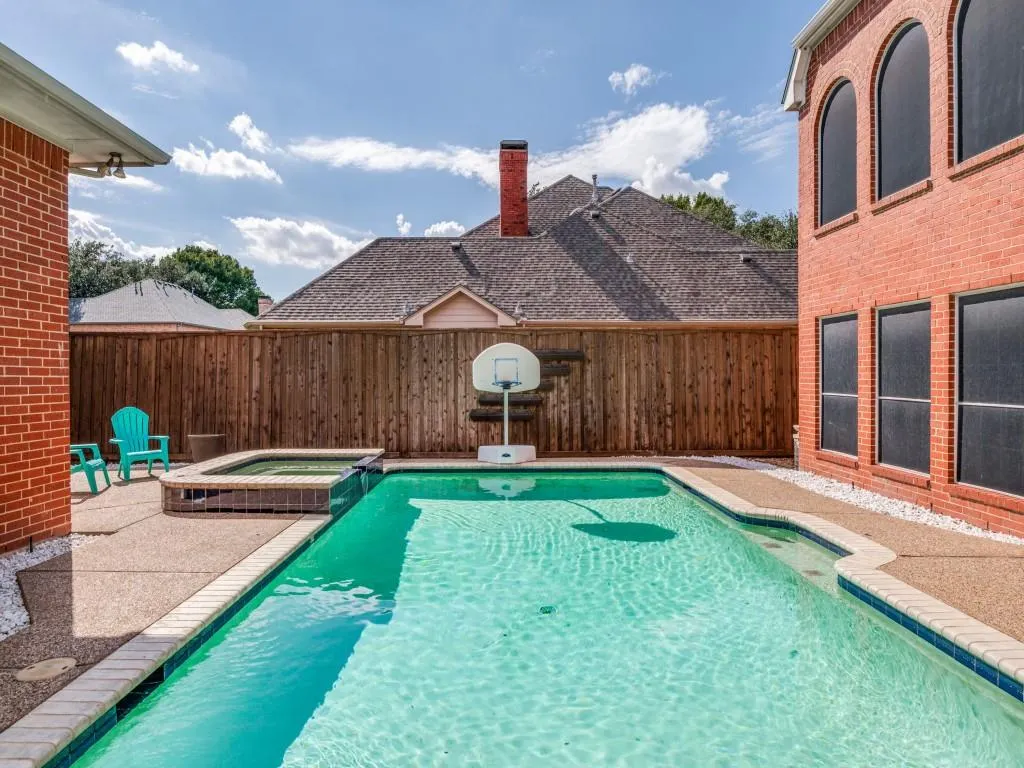 4560 Old Pond Drive