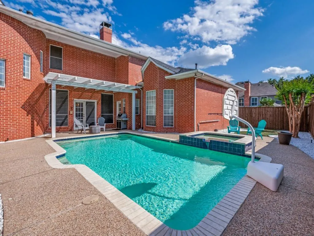 4560 Old Pond Drive