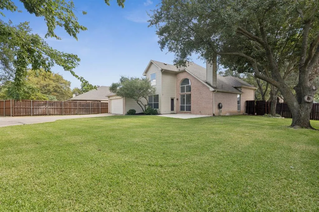 3201 Heatherbrook Drive