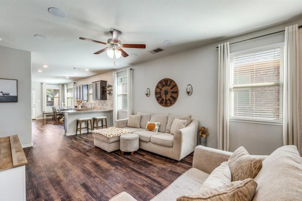 2433 Larimar Drive