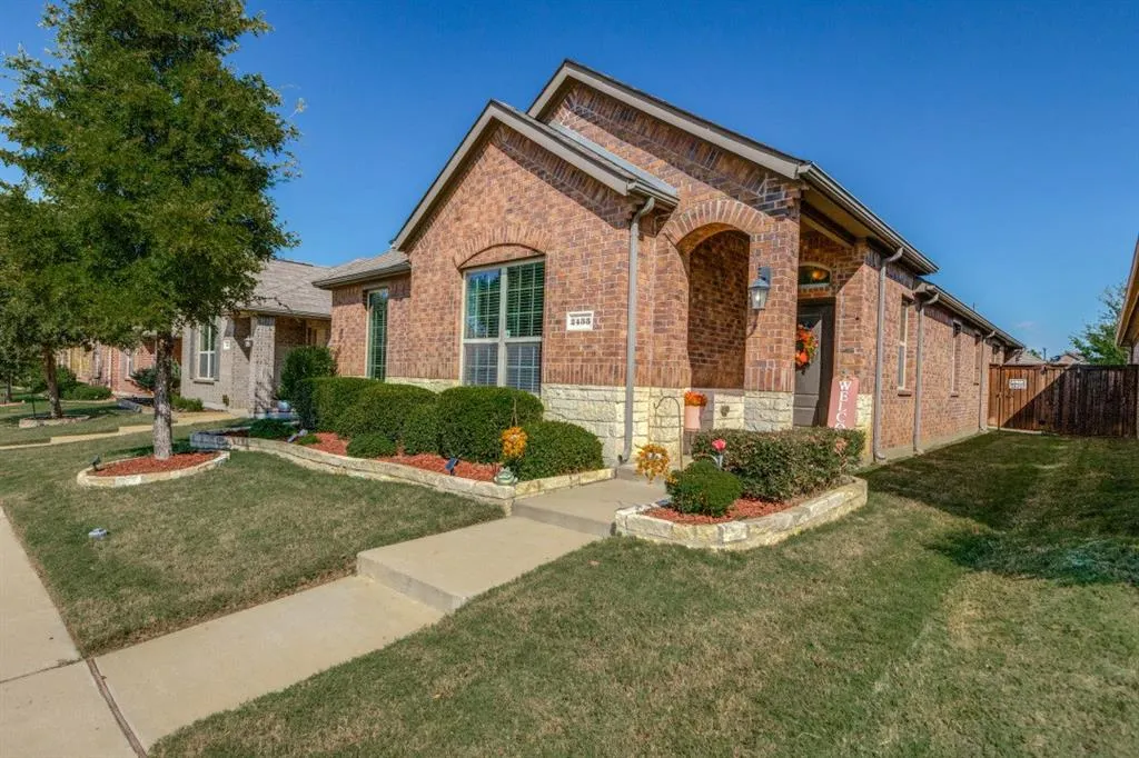2433 Larimar Drive