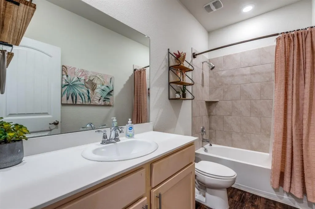 2433 Larimar Drive