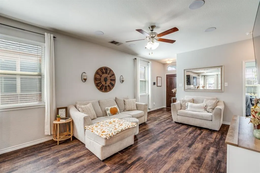 2433 Larimar Drive