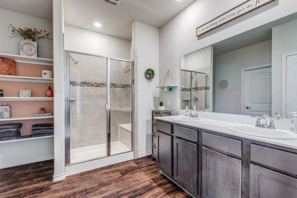 2433 Larimar Drive