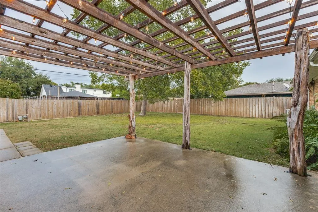 13717 Rolling Hills Lane