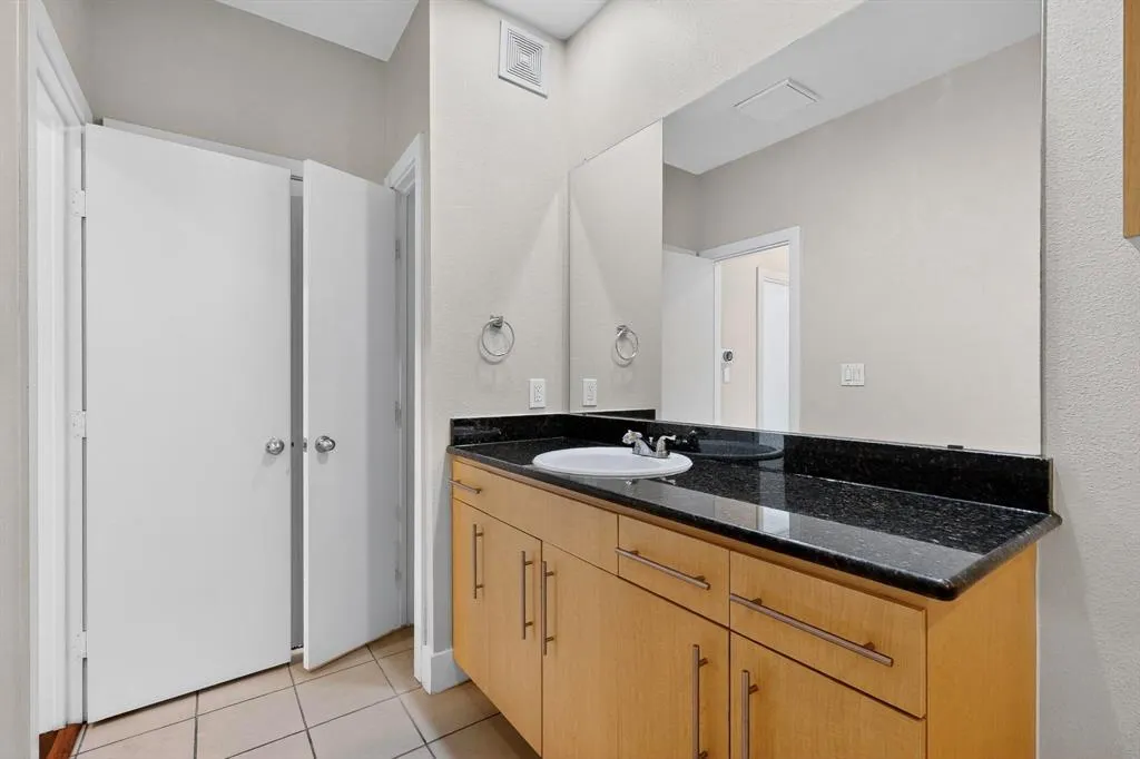 4414 Cedar Springs Road, #323
