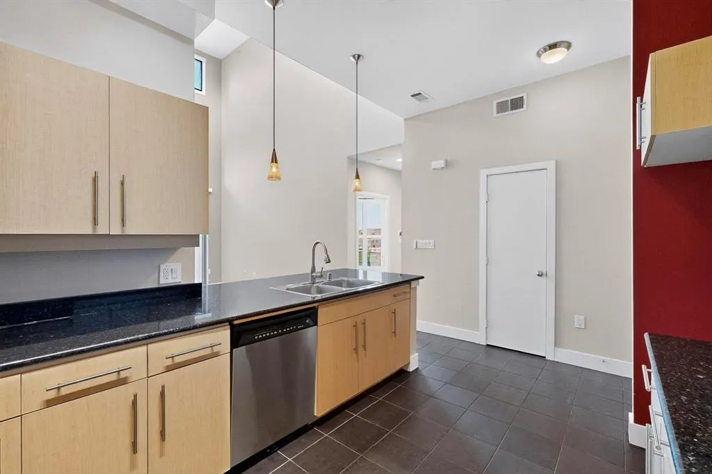 4414 Cedar Springs Road, #323