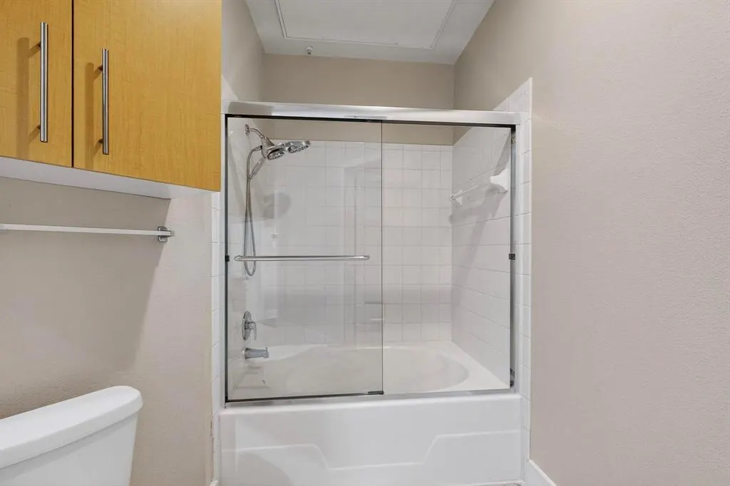 4414 Cedar Springs Road, #323