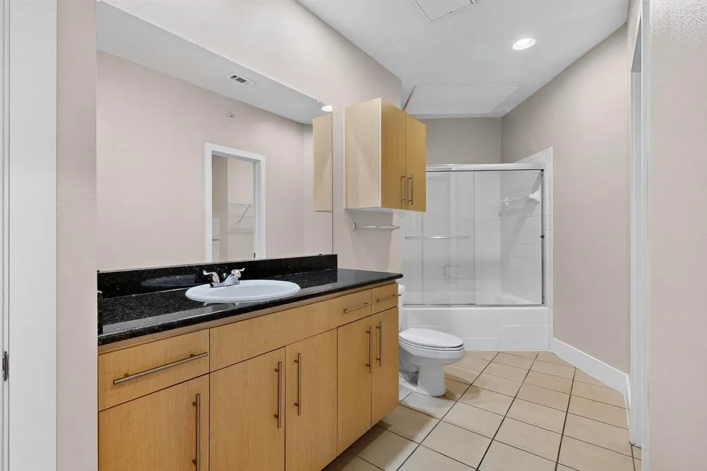 4414 Cedar Springs Road, #323