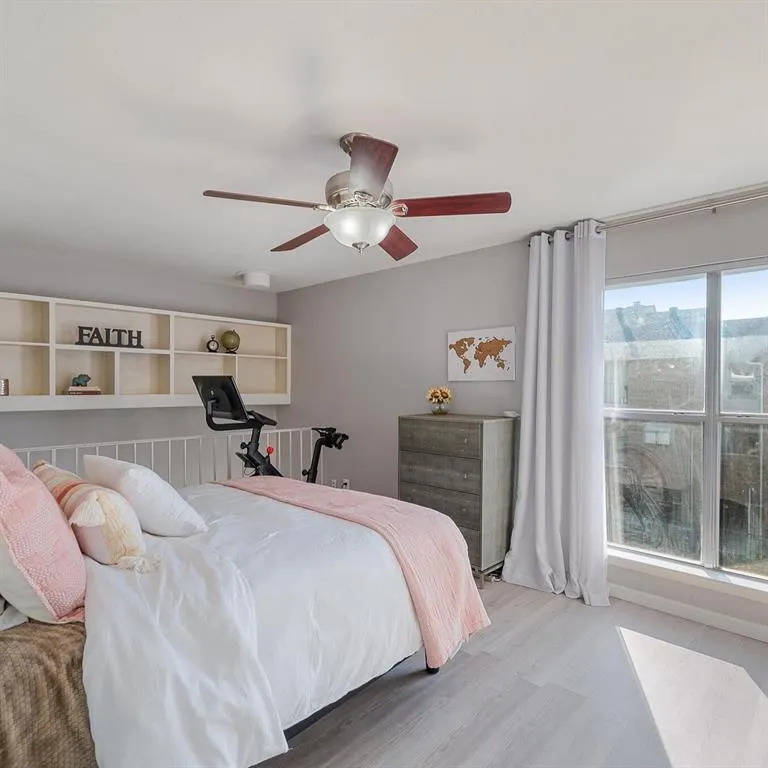 4211 Holland Avenue, #211