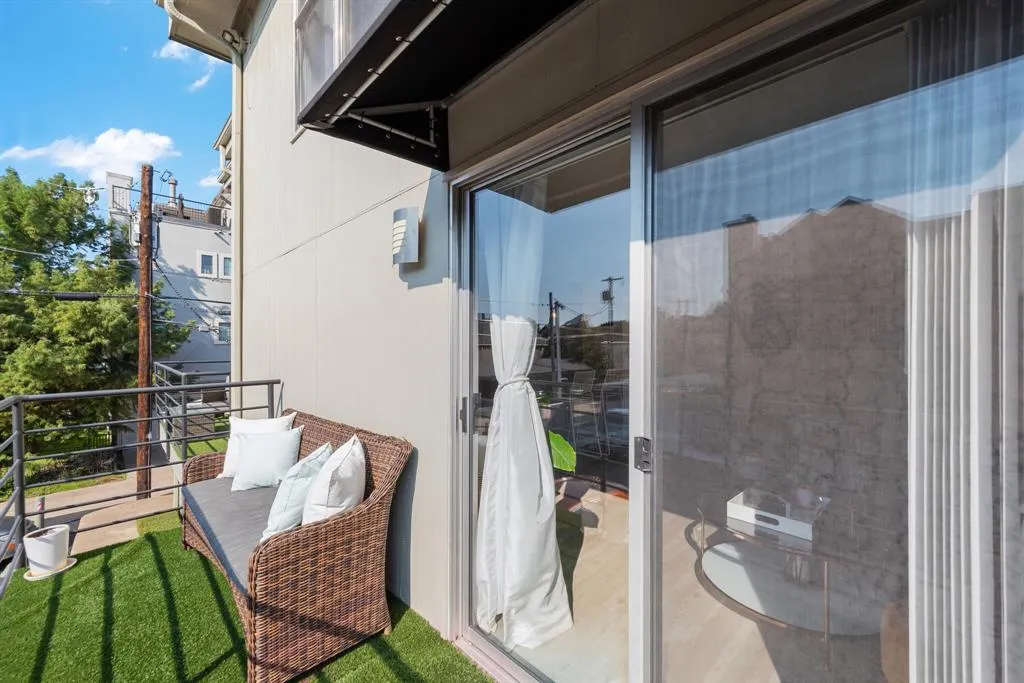 4211 Holland Avenue, #211