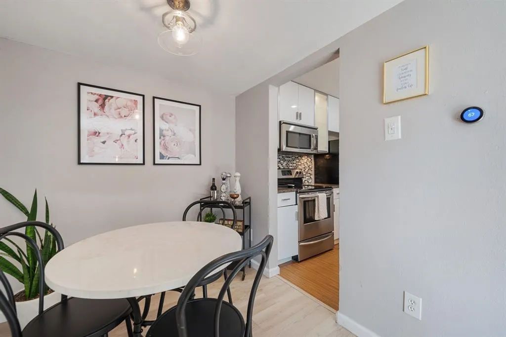 4211 Holland Avenue, #211
