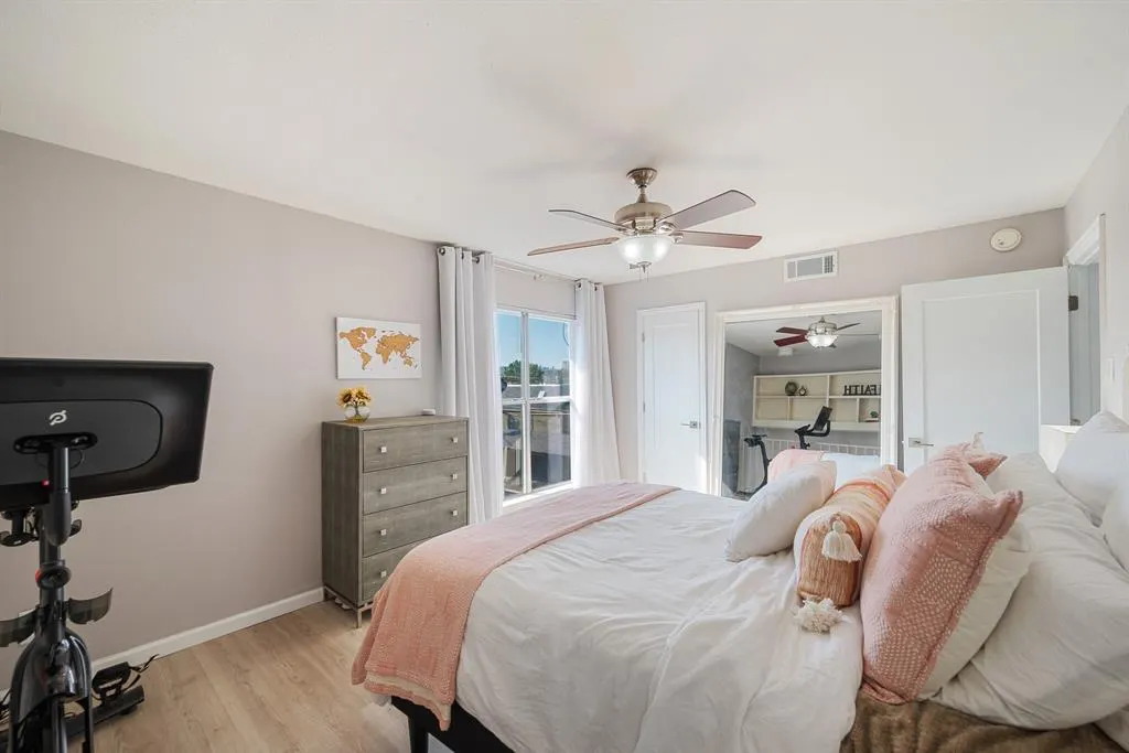 4211 Holland Avenue, #211