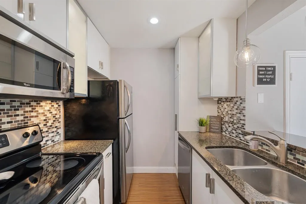 4211 Holland Avenue, #211