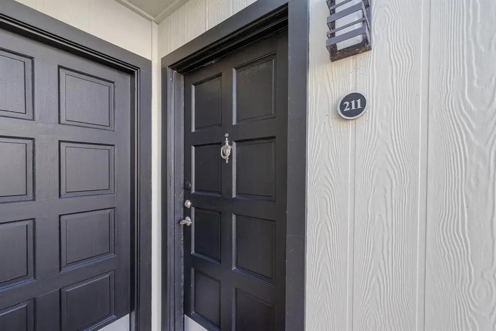 4211 Holland Avenue, #211