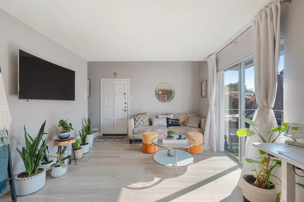 4211 Holland Avenue, #211