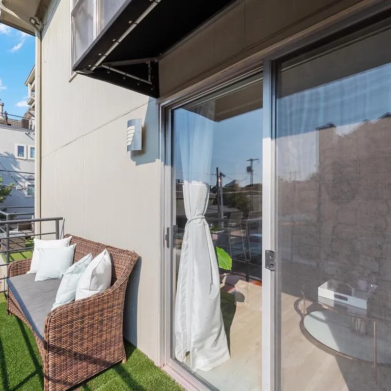 4211 Holland Avenue, #211