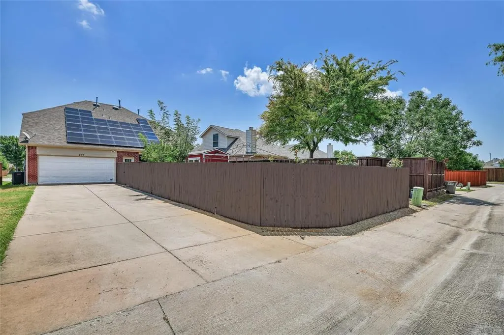207 Trailwood Drive