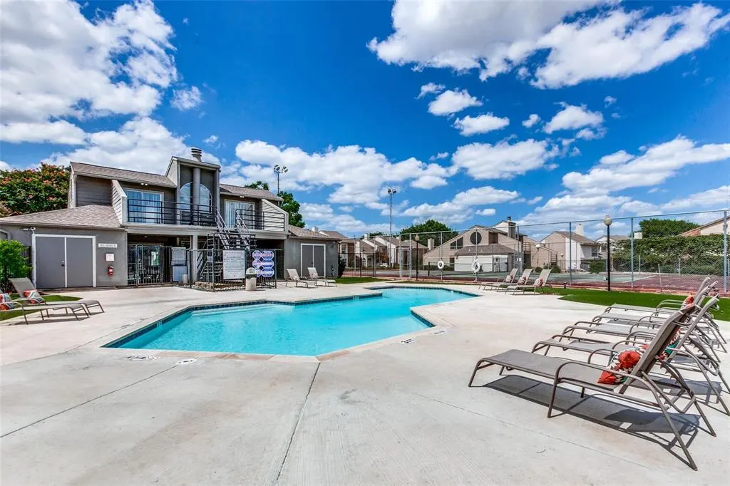 12480 Abrams Road, #208