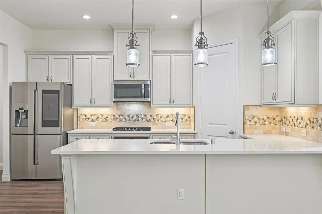 6133 Rainbow Valley