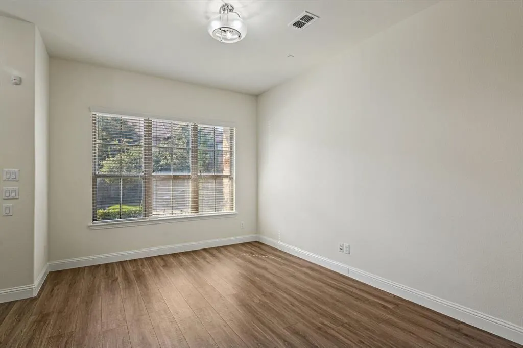 6133 Rainbow Valley