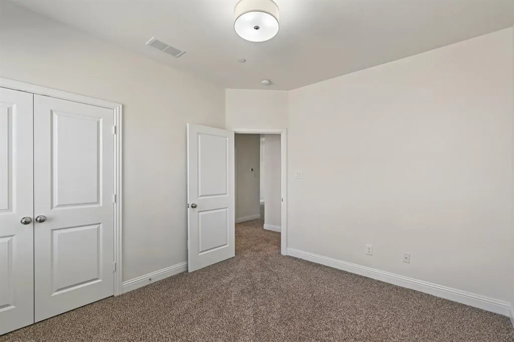 6133 Rainbow Valley