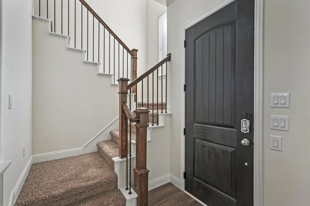 6133 Rainbow Valley