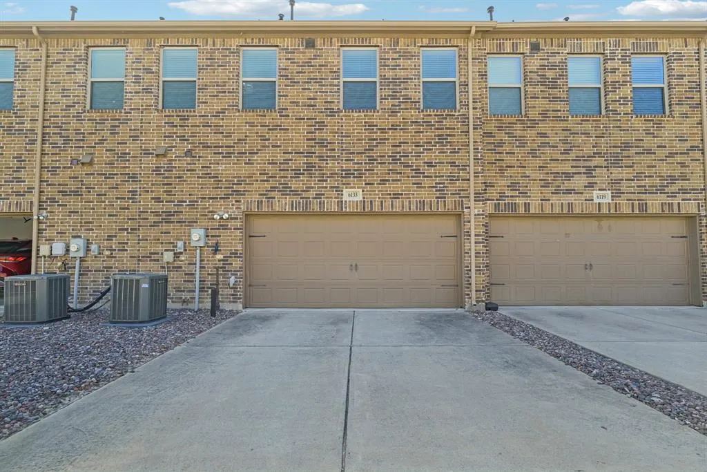 6133 Rainbow Valley