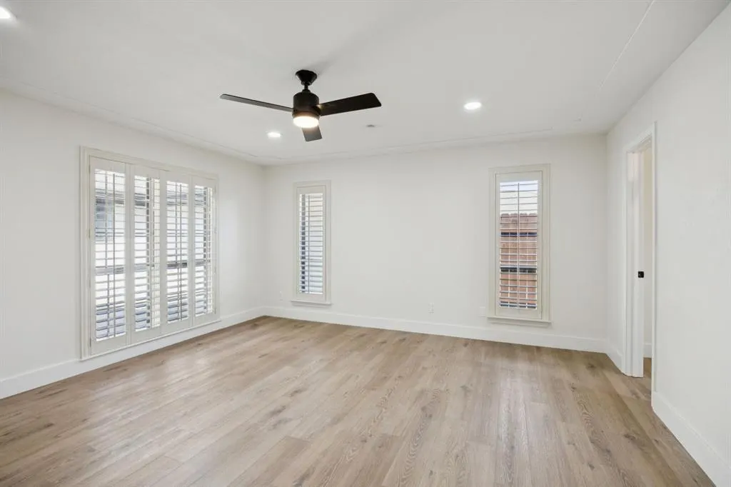 2404 Delmar Drive