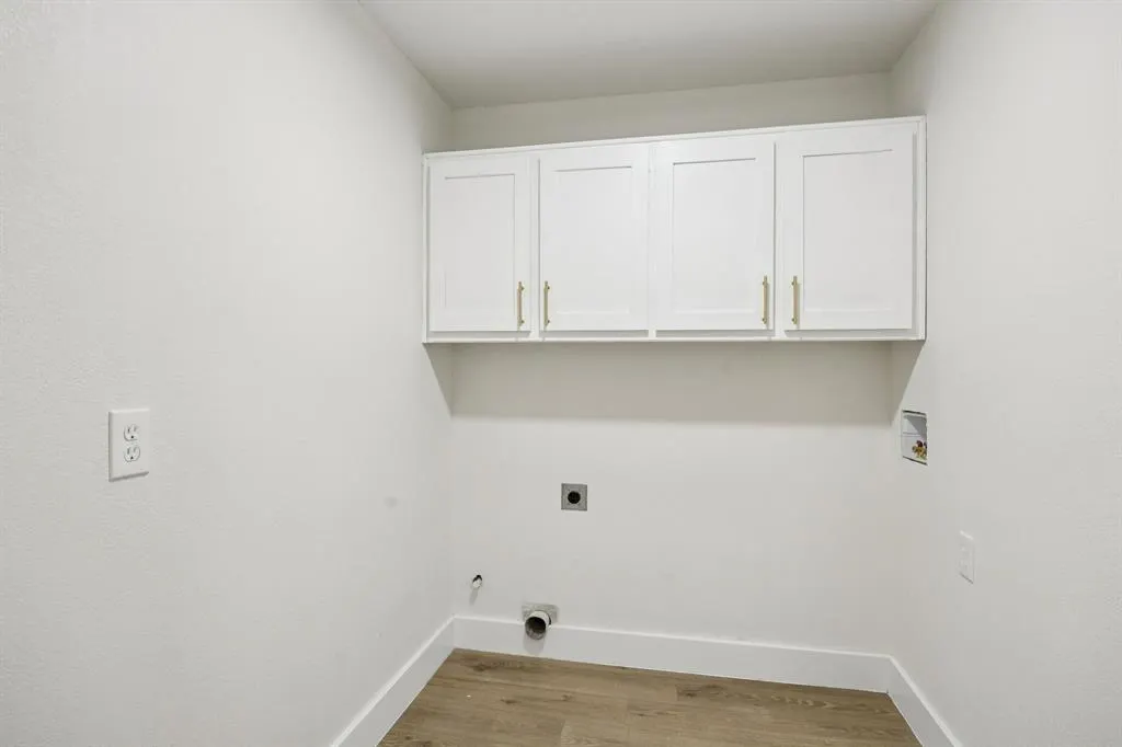 2404 Delmar Drive