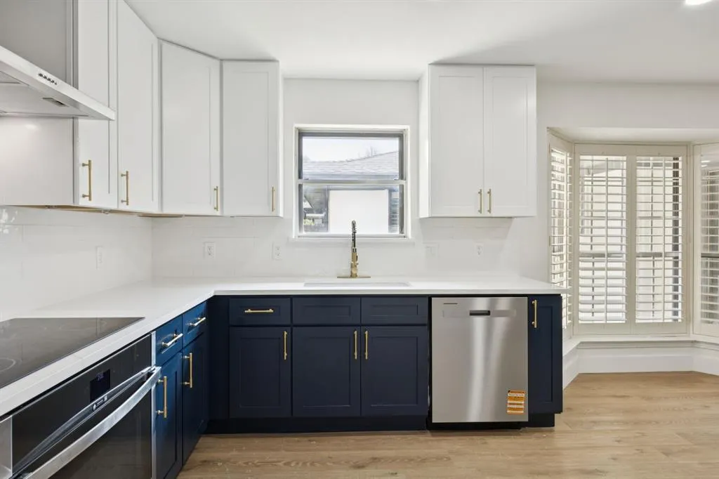 2404 Delmar Drive
